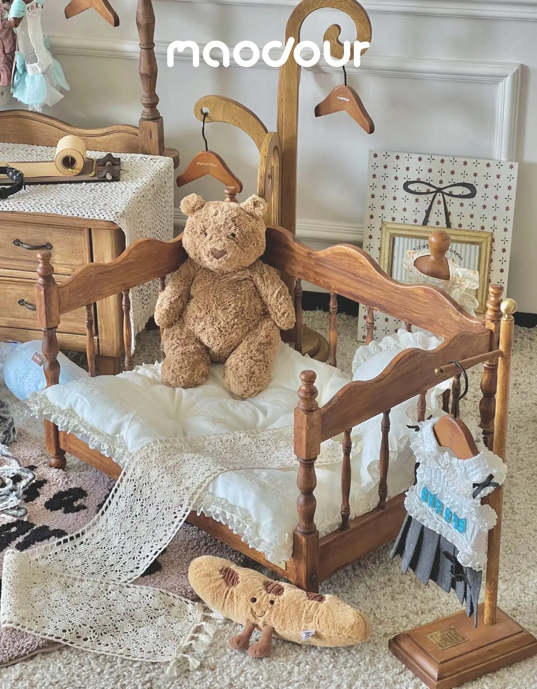 Furniture-grade pet bed for cats and small dog breeds